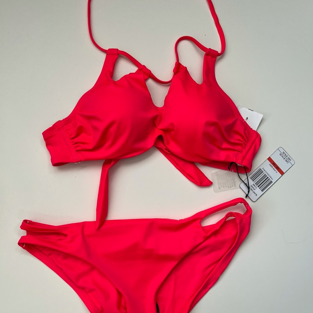 A. Che Coral/Pink 2 Piece Swimsuit